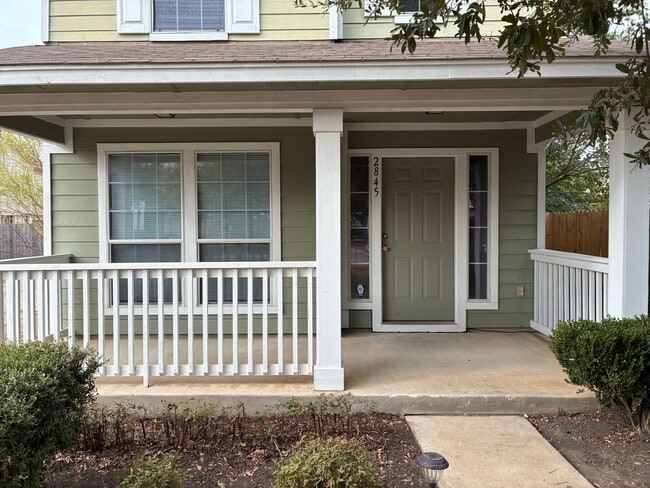 Foto del edificio - 2845 Deerfern Ln