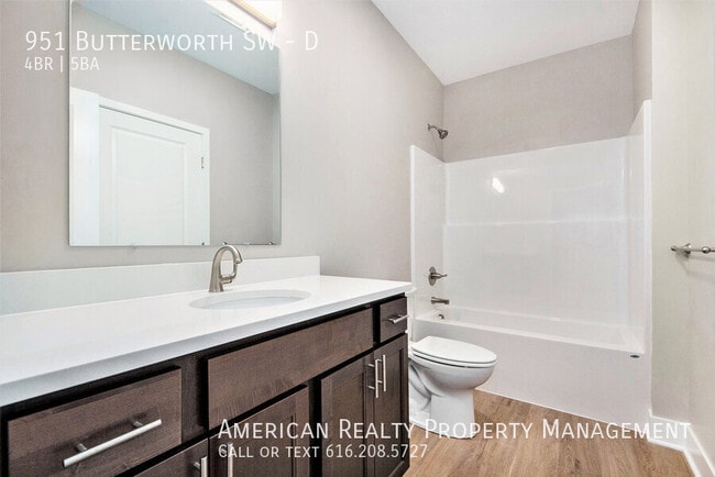 Building Photo - 951 Butterworth St SW