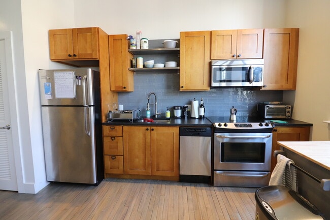 Building Photo - 20-26 Sunnyside St. Unit 15