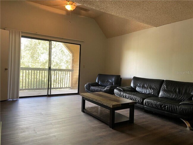 Building Photo - 420 Forestway Cir