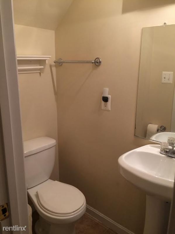 Building Photo - 3 br, 3 bath Townhome - 542 N West St