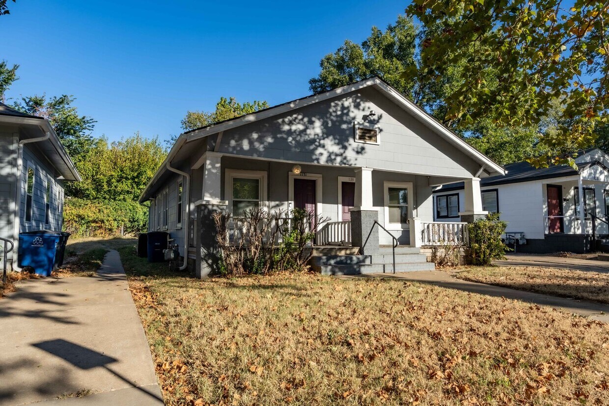 Primary Photo - Charming 1-Bedroom/1 Bath duplex for Rent ...