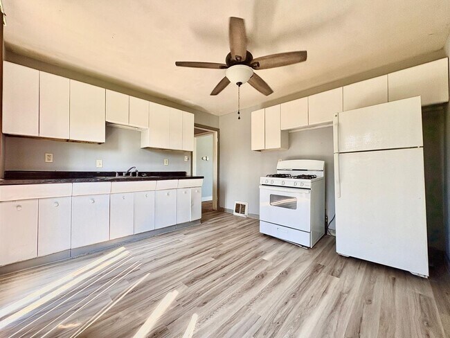 Foto del edificio - 811 Fairway St