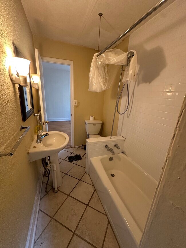 Baño - 4227 Greenwood Pl