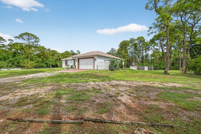 Building Photo - 16215 83rd Pl N