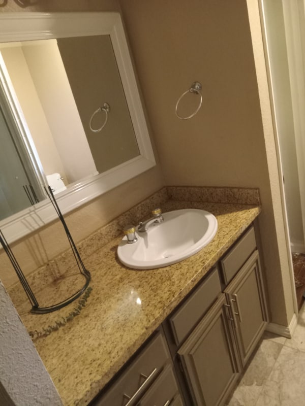 Foto del edificio - 16737 Lawrence Way