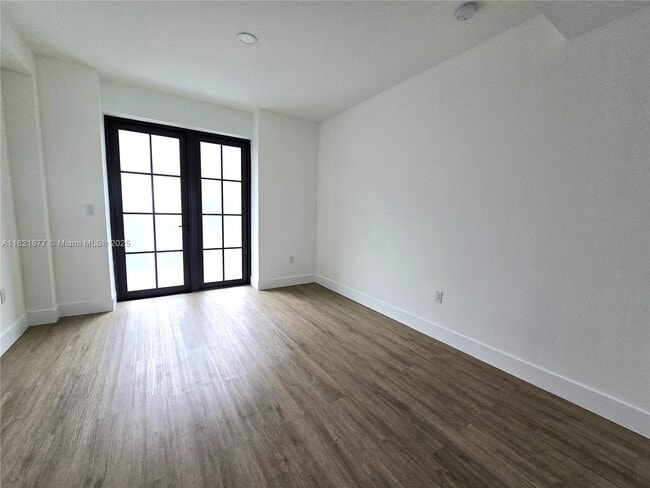Building Photo - 4100 SW 64th Ave