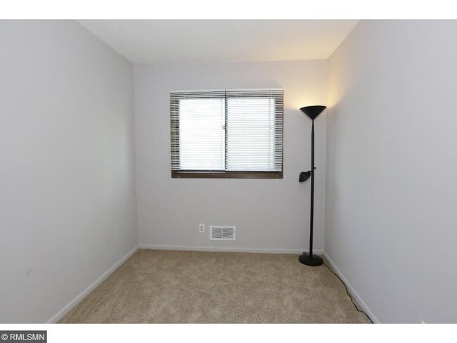 Building Photo - 1007 Carmel Ct