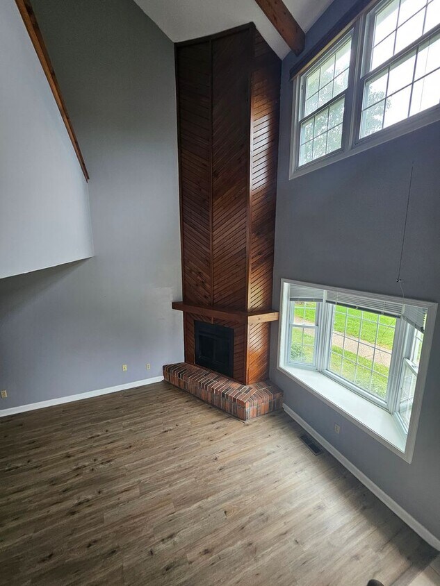 Primary Photo - 2 bed, 1.5 bath condo