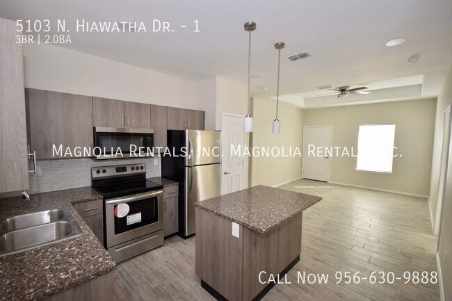Foto del edificio - 1st Month Free with 13 Month Lease