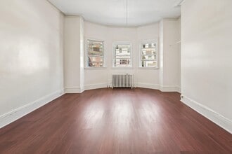 Building Photo - 135 Charles St