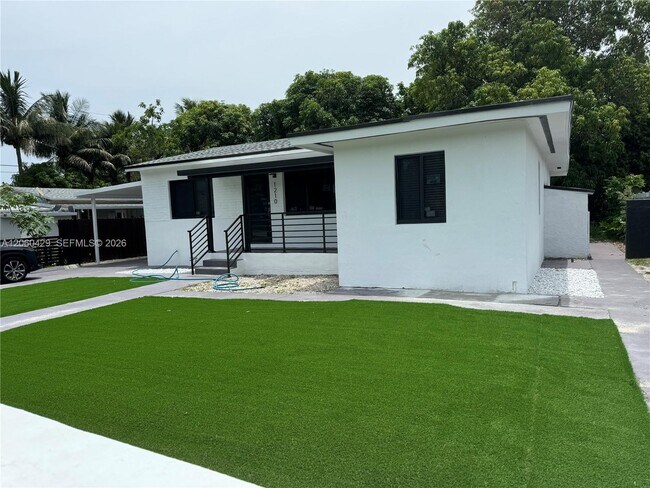 Foto del edificio - 1210 NW 123rd St