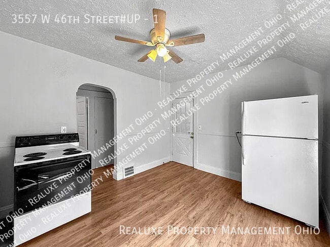 Building Photo - 3557 W 46th St