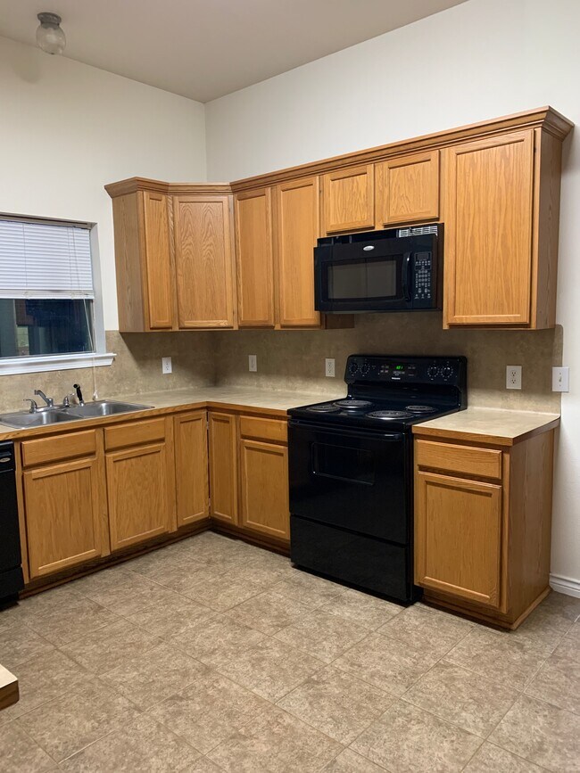 Building Photo - 26177 Avoyelles Ave