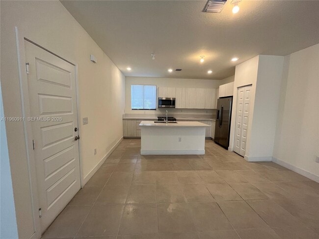 Foto del edificio - 4935 NW 84th Ave