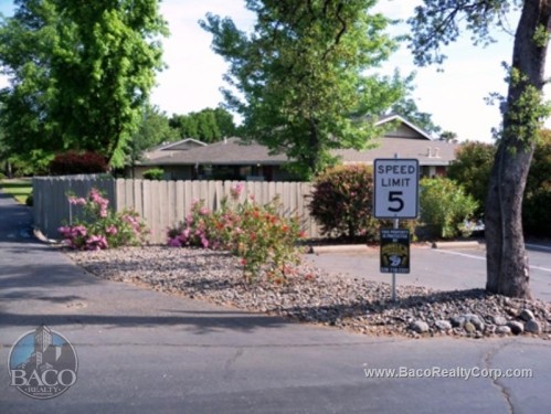 Foto del edificio - Redding Hilltop Apartments