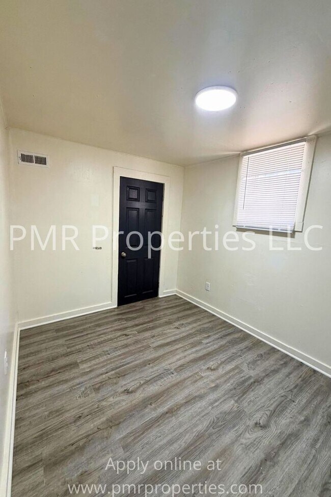 Foto del edificio - 2 Bedrooms / 1 Bathroom House
