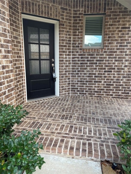 Building Photo - 19192 Cedar Lennox Cir