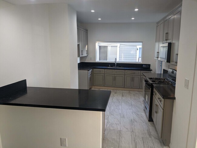 Kitchen - 2096 W 29th St