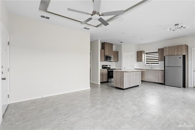 Foto del edificio - 402 N Alexandrite Ave