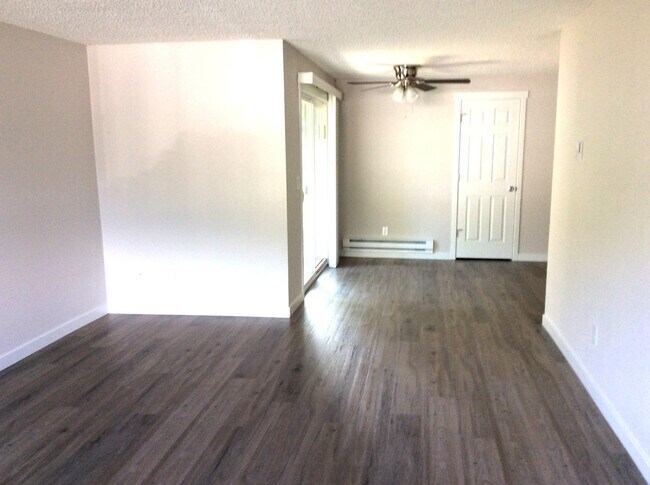 Foto del edificio - Totally Updated, Beautiful Duplex unit! Av...