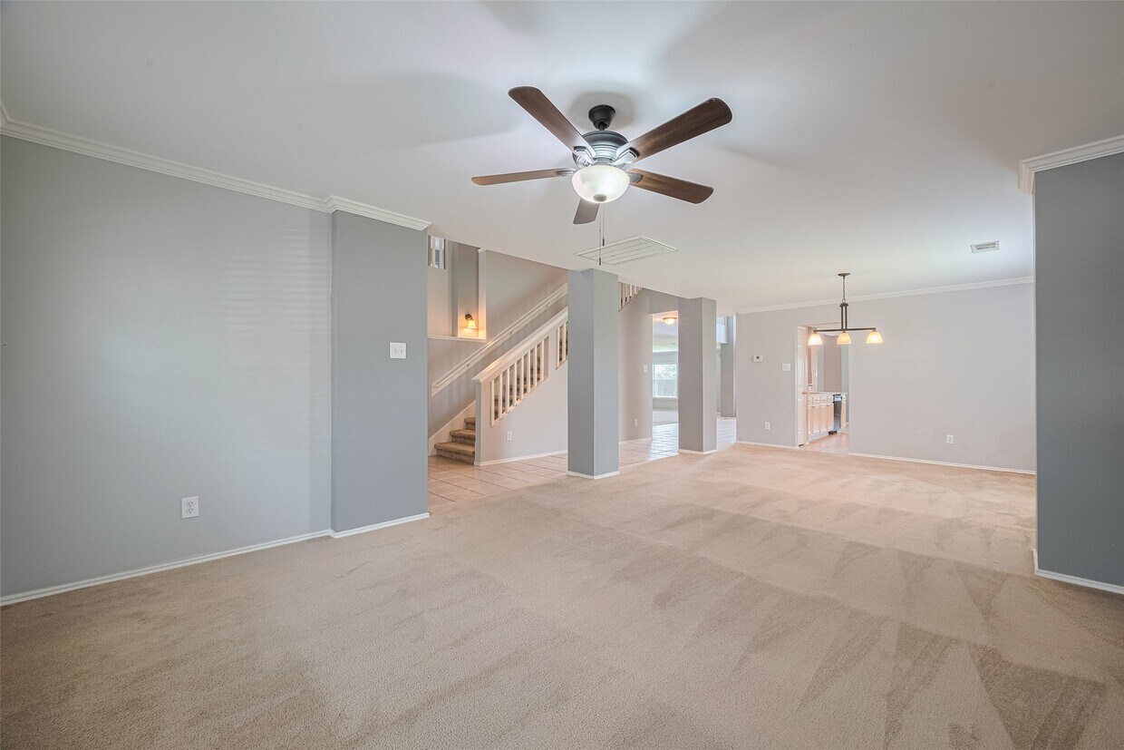 Foto principal - 3927 Flatwood Dr