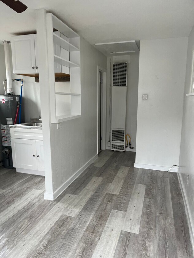Primary Photo - Nice studio for rent in tree streets!