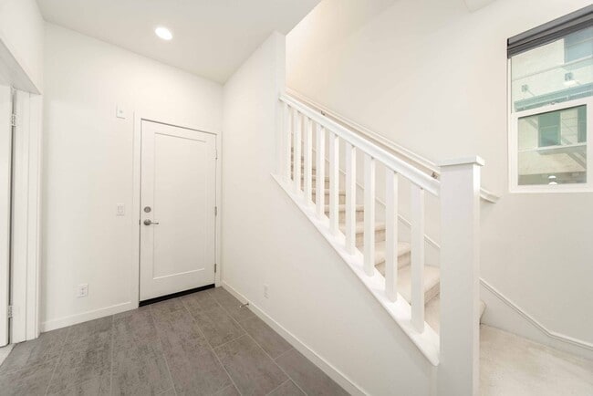 Building Photo - 134 Acamar