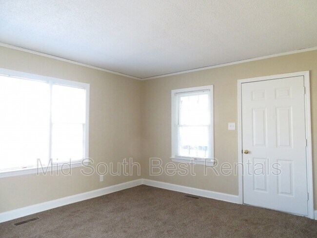 Building Photo - 1287 Pera Ave