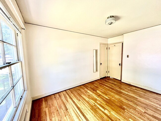 Building Photo - A good connection makes all the difference