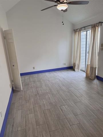 Foto del edificio - 4124 Hollow Oak Dr