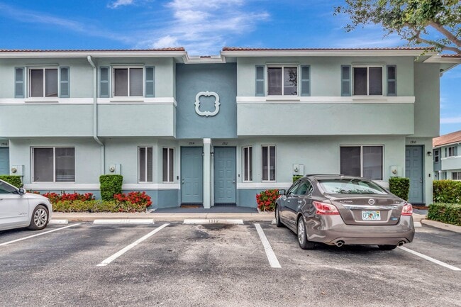 Building Photo - 1912 Hibiscus Ln