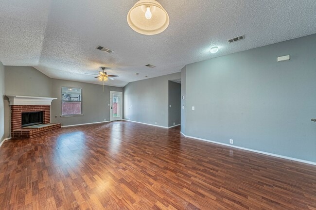 Foto del edificio - Move-In Ready 4BR/2BA Home in Crowley, TX