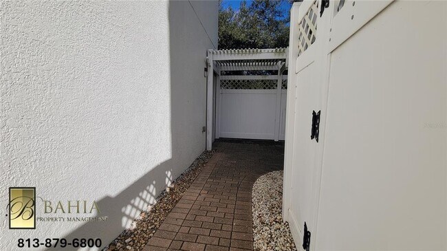 Foto del edificio - 6054 Gibson Ave
