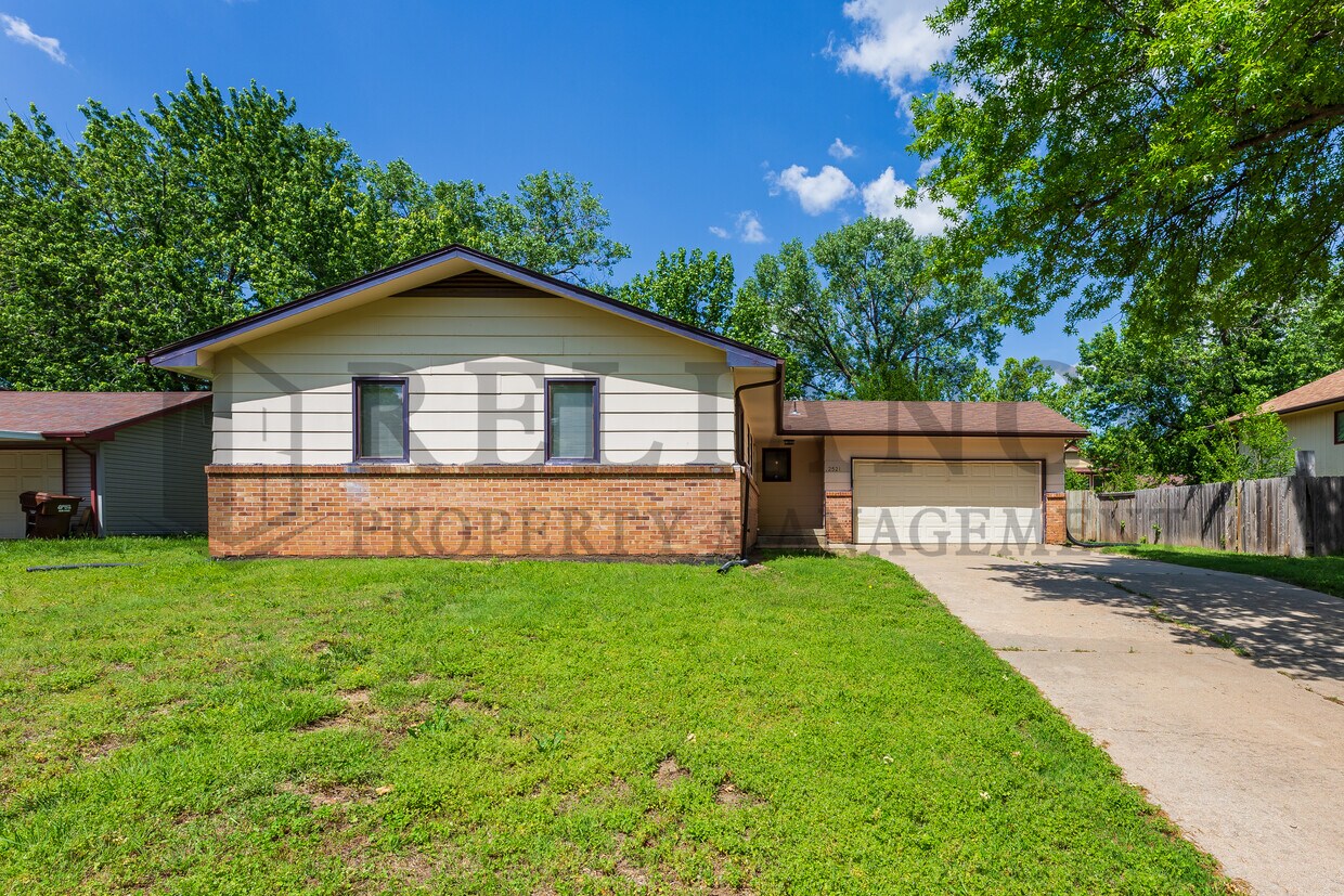 Primary Photo - 2521 N Bleckley