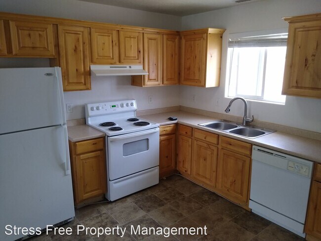 Foto del edificio - 3 br, 2 bath House - 1270 North 575 West