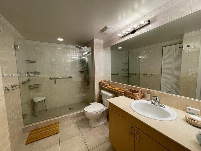 Building Photo - 2080 S Ocean Dr