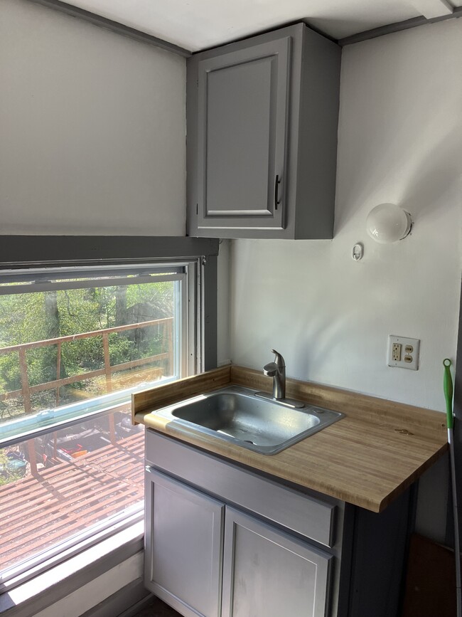 Foto del edificio - 857 Blair Ave