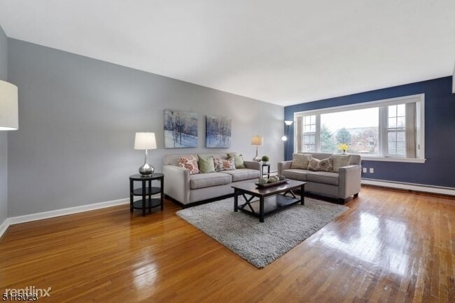 Building Photo - 1 br, 1 bath Condo - 605 Grove St Unit A # 4