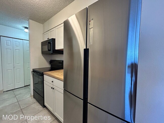 Building Photo - 2 br, 1 bath House - 140 E. Highline Circl...