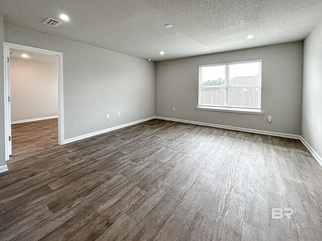 Foto del edificio - 23216 Shadowridge Dr