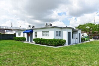 Building Photo - 7940 NW 36th Ct