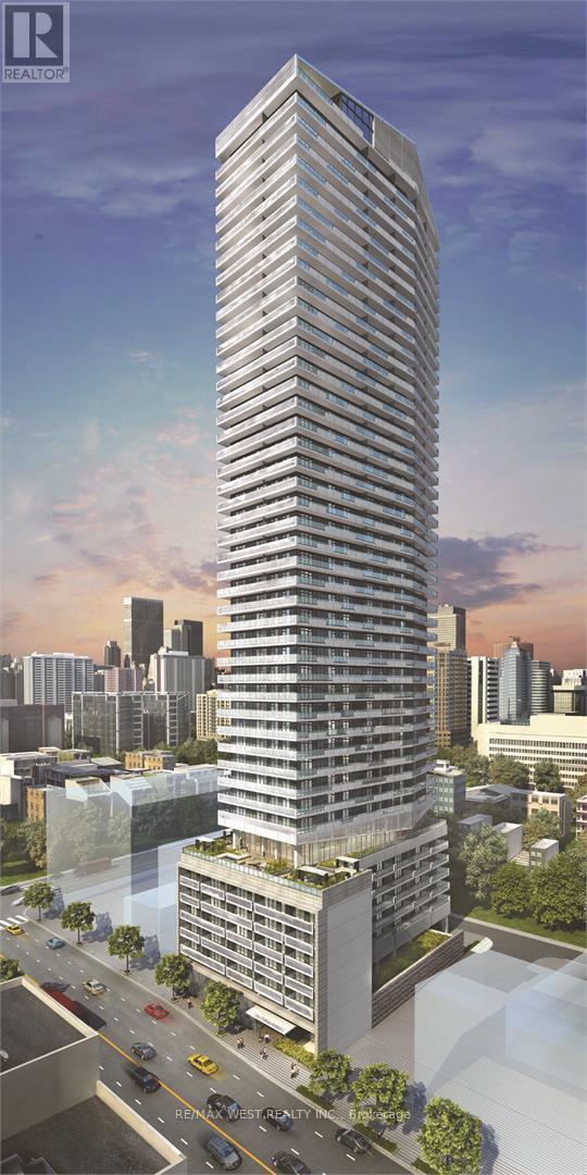 Building Photo - 2221 Yonge St