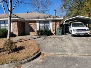 Building Photo - 15 Peach Row