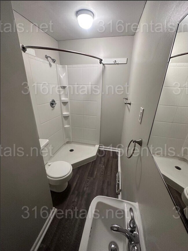 Foto del edificio - $775 - 2 bed 1 bath - Delightful and spaci...