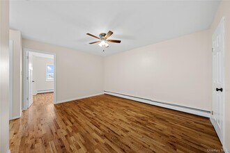 Building Photo - 410 Jericho Tpke