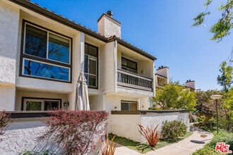 Building Photo - 17095 Palisades Cir