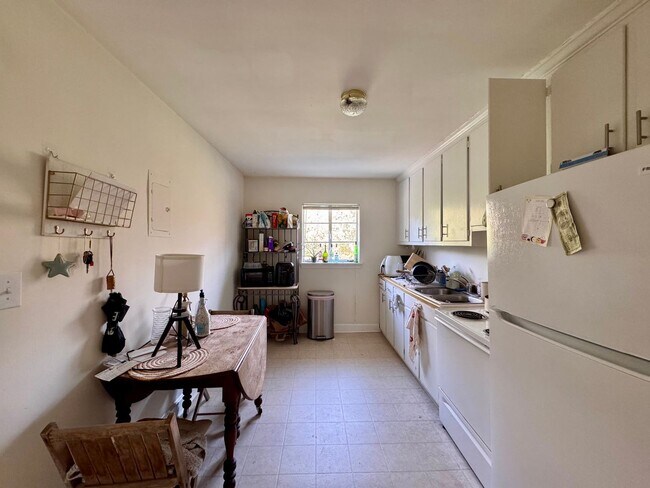 Foto del edificio - 2BR Apartment | 2 Parking Spaces + Water Included