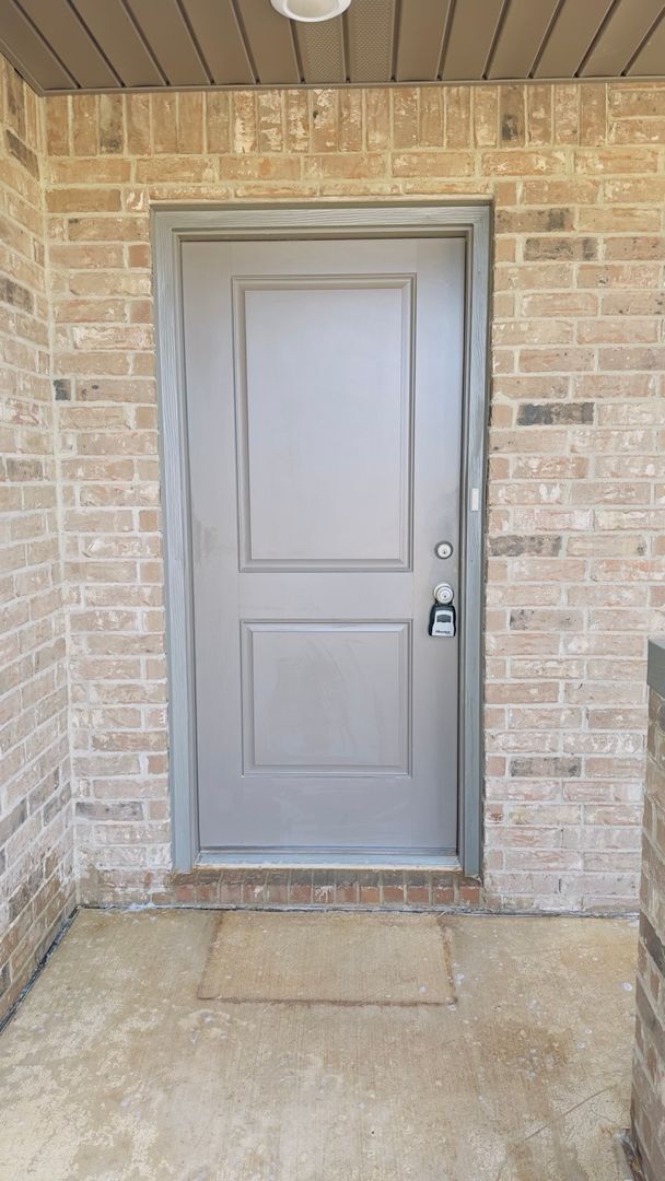 Building Photo - 3 Bedroom Home In Midland, TX (Pre-Leasing...