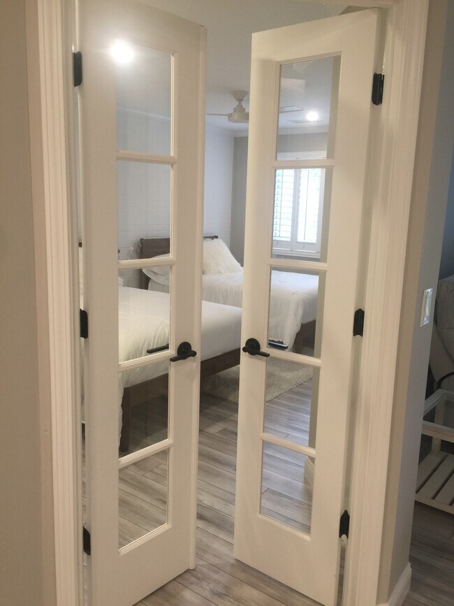 490 Lakeview Dr Unit 102, Wilder, KY 41071 Condo for Rent in Wilder